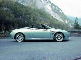 Alfa Romeo Spider (916) 2.0 i 16V T.Spark 155 HP