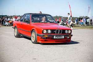 BMW 3er (E30) 323i (139Hp)