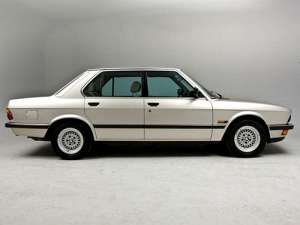 BMW 5er (E28) 518i (102Hp)