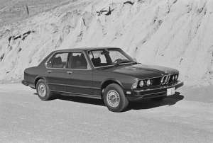 BMW 7er (E23) 733i (197Hp)