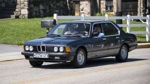 BMW 7er (E23) 745i (252Hp)