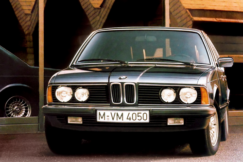 BMW 7er (E23) 745i (252Hp)