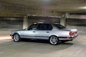 BMW 7er (E32) 730i (197Hp)