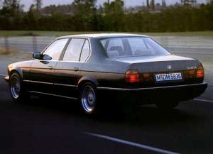 BMW 7er (E32) 735i (220Hp)