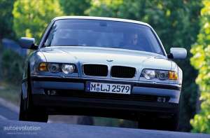 BMW 7er (E38) 740 i 286 HP