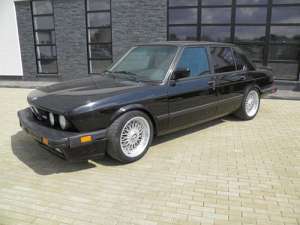 BMW M5 (E28) 3.5i (286Hp)