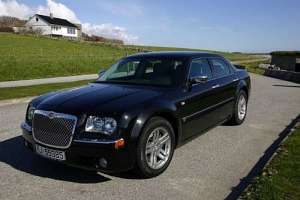 Chrysler 300C II Facelift 5.7 AT (367 HP) 4WD