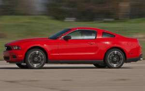 Ford Mustang V 3.7i V6 (305Hp)