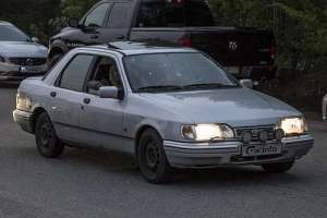 Ford Sierra Sedan 2.0 i 120 HP