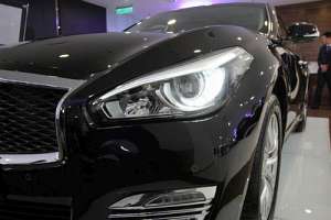 Infiniti Q70 I Facelift 3.7 AT (320 HP)