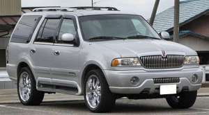 Lincoln Navigator I 5.4 V8 232 HP