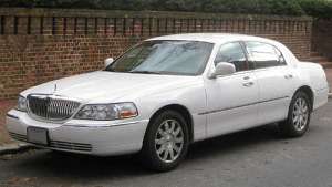 Lincoln Town Car III 4.6 V8 (208 Hp)