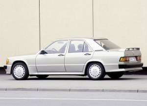 Mercedes-Benz 190 (W201) 1.7 i 107 HP