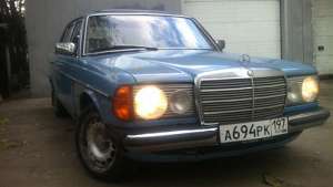 Mercedes-Benz 200 (W123) 200 (101Hp)