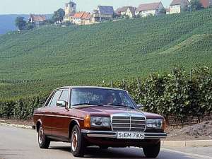 Mercedes-Benz 200 (W123) 200 94HP