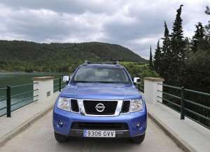 Nissan Navara III (D40) Facelift Pickup 3.0d AT (231 HP)