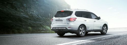 Nissan Pathfinder IV 2.5hyb CVT (250 HP) 4WD