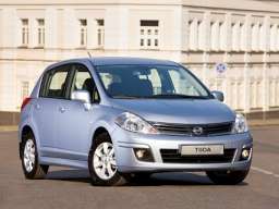 Nissan Tiida Hatchback Facelift 1.8 MT (126 HP)