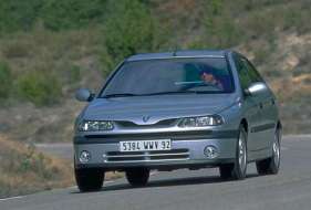 Renault Laguna (B56) 2.0 i 16V 140 HP