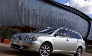 Toyota Avensis Wagon II 2.4 i 16V D 4 163 HP