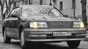 Toyota Crown 2.5 i 180 HP