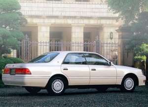 Toyota Crown 3.0 i V6 24V 220 HP