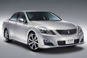Toyota Crown XIV (S210) 2.5 AT (203 HP) 4WD