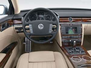 Volkswagen Phaeton Facelift 6.0 AT (450 HP) 4WD 4 Seater