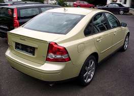 Volvo S40 II Facelift 2.4 MT (140 HP)