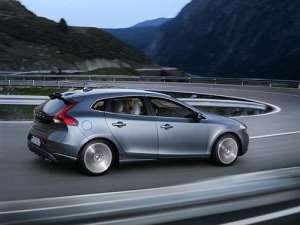 Volvo V40 I Facelift 2.0 MT (200 HP)