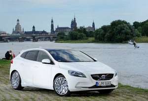 Volvo V40 II 1.6 AT (180 HP)