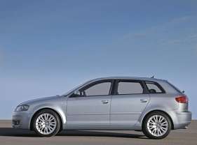 Audi A3 Sportback (8P) 1.6 102 HP S tronic 7 Gang