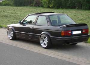 BMW 3er (E30) 325 i X 170 HP