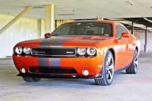 Dodge Challenger III Facelift Coupe SRT 8 6.4 MT (477 HP)