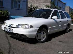 Ford Mondeo I Turnier (BNP) 1.6 i 16V 90 HP