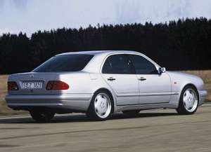 Mercedes-Benz E-klasse (W210) E 220 D 210.004 95 HP