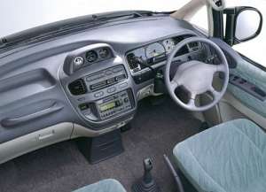 Mitsubishi Delica (L400) 2.8 TD 4WD 140 HP