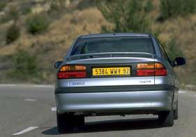 Renault Laguna (B56) 2.0 B56C H N 113 HP